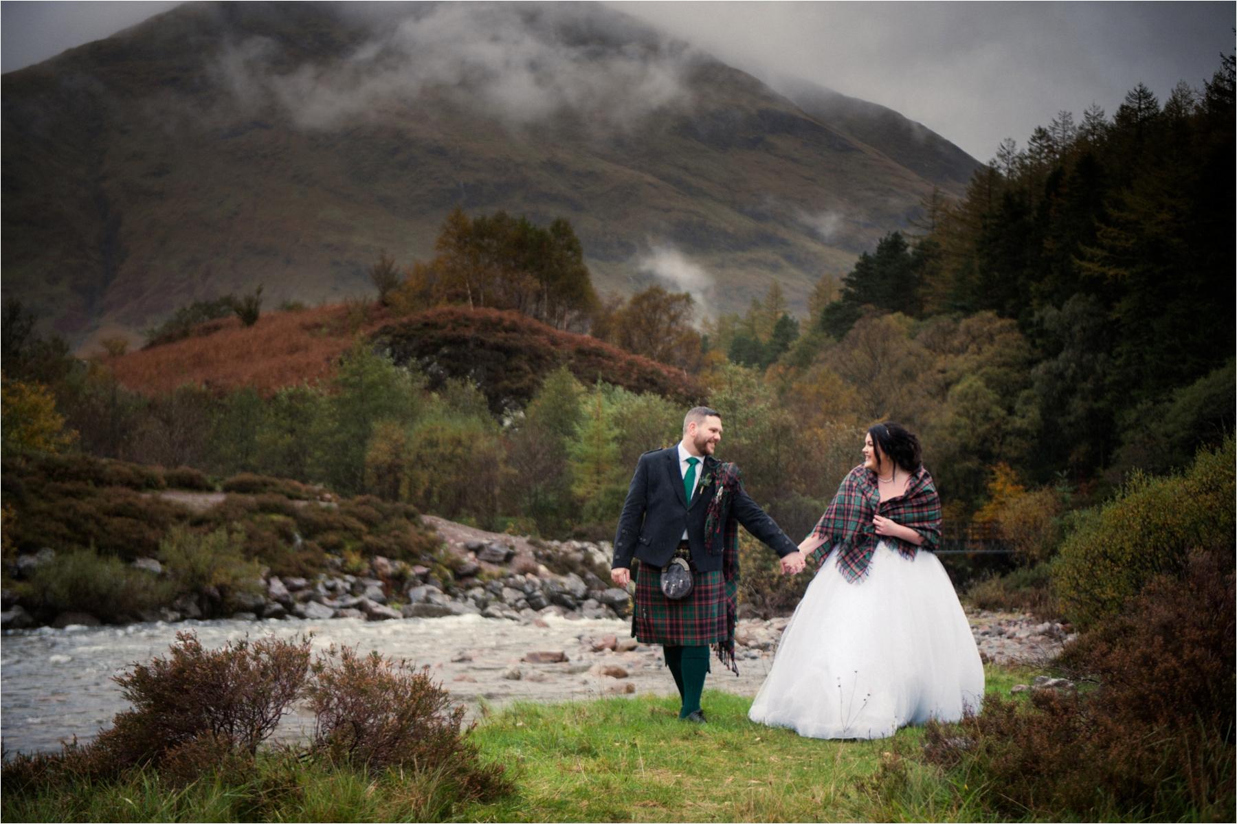 romantic outdoor couple shot at glencoe Scotland